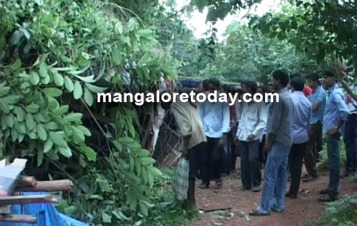 car-bus accident at Parkala near Udupi
